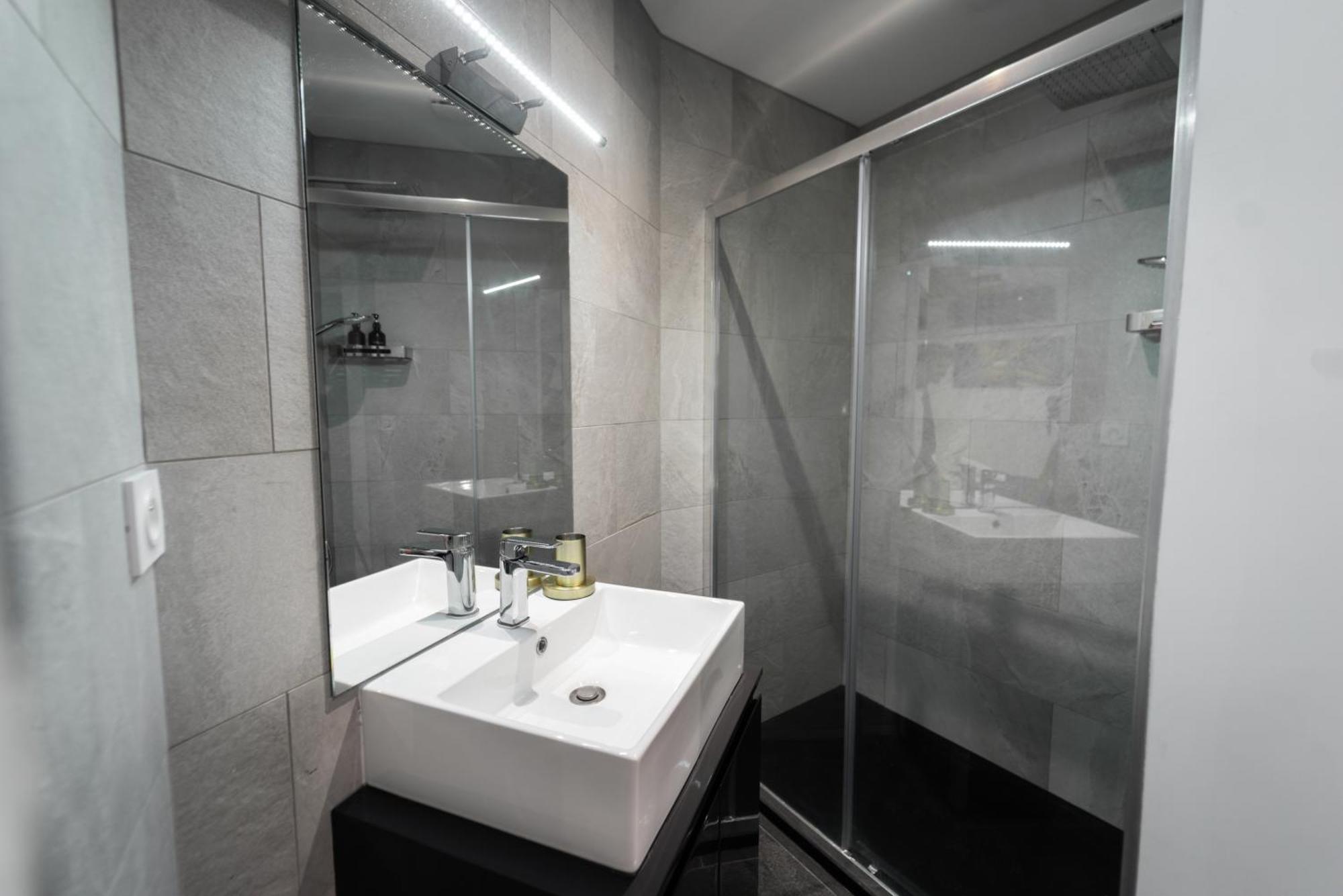 Loft 150 M2 Jacuzzi, Sauna Et Massage بلانياك المظهر الخارجي الصورة